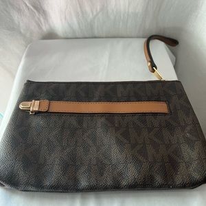 Michael Kors handbag🤍